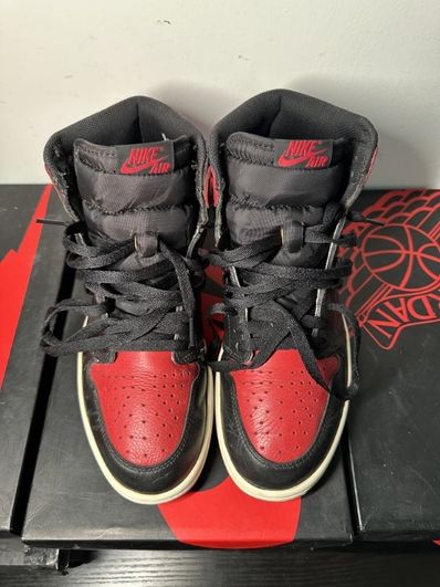 Nike Air Jordan 1 Retro High OG "Bred/Banned" (2016)