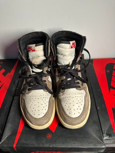 Travis Scott × Nike Air Jordan 1 Retro High OG TS SP "Sail/Dark Mocha"