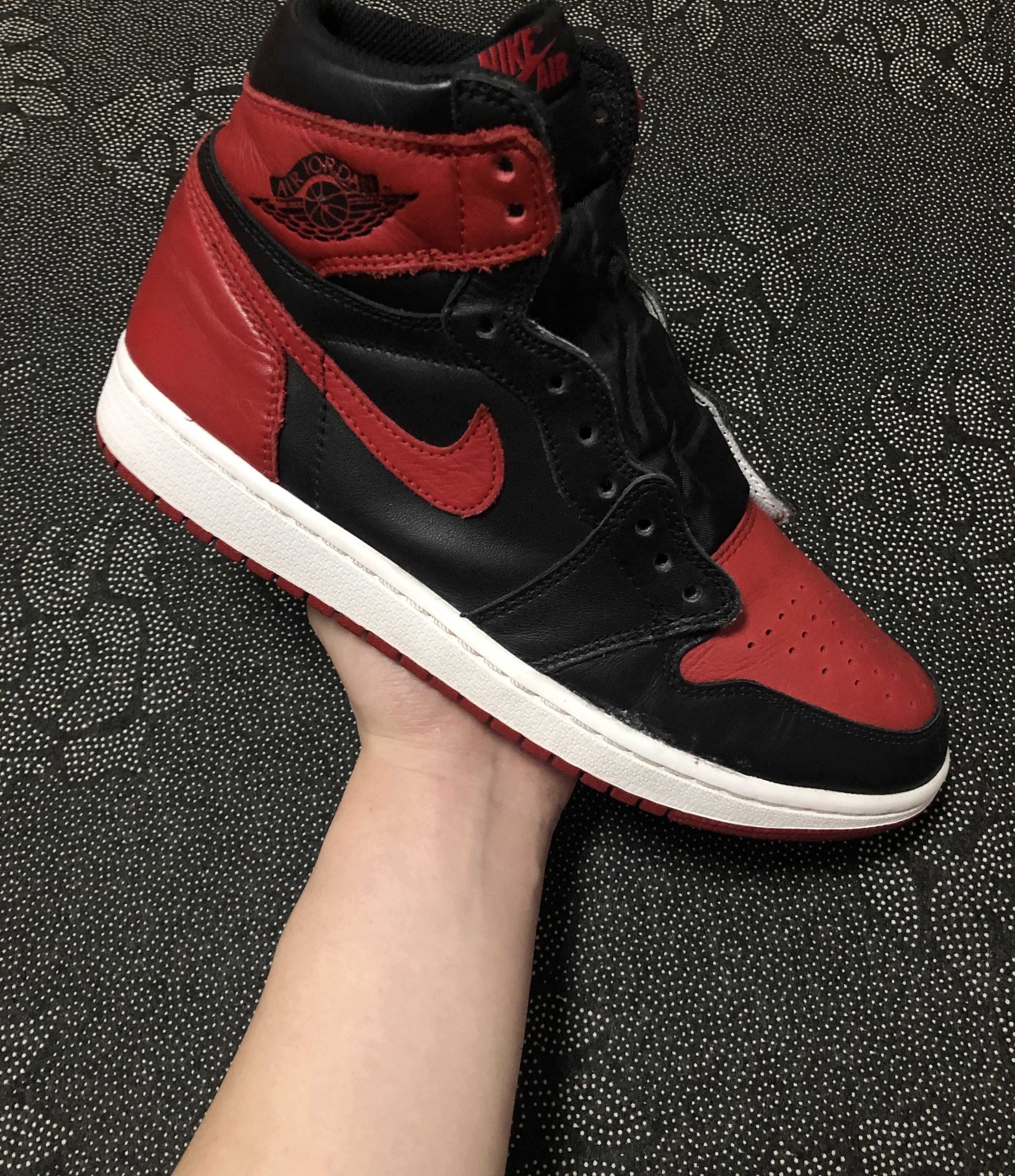 Nike Air Jordan 1 Retro High OG "Bred/Banned" (2016)
