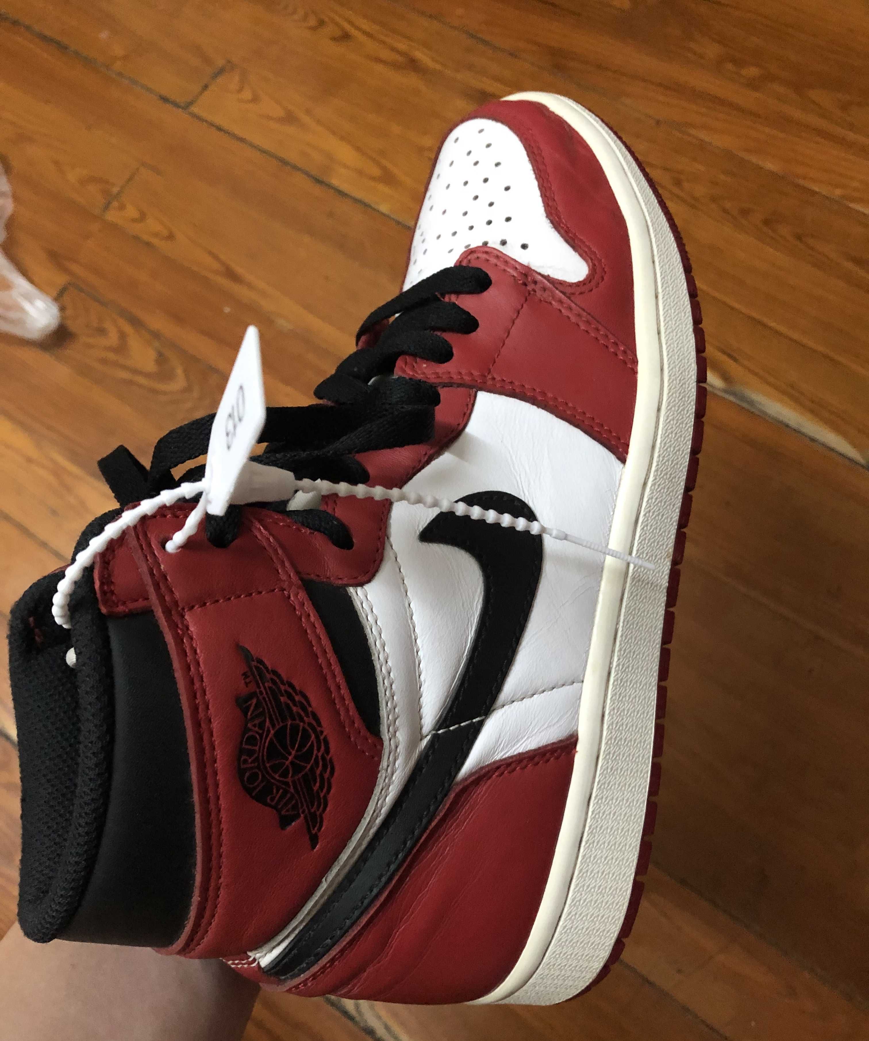 Nike Air Jordan 1 Retro High "Chicago" (2015)