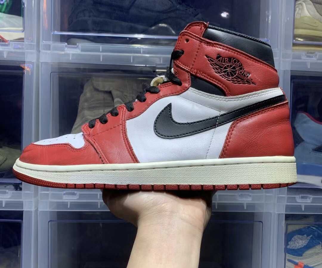 Nike Air Jordan 1 Retro High "Chicago" (2015)