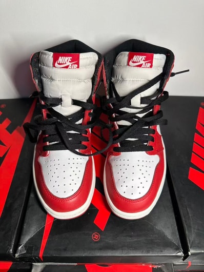 Nike Air Jordan 1 Retro High "Chicago" (2015)