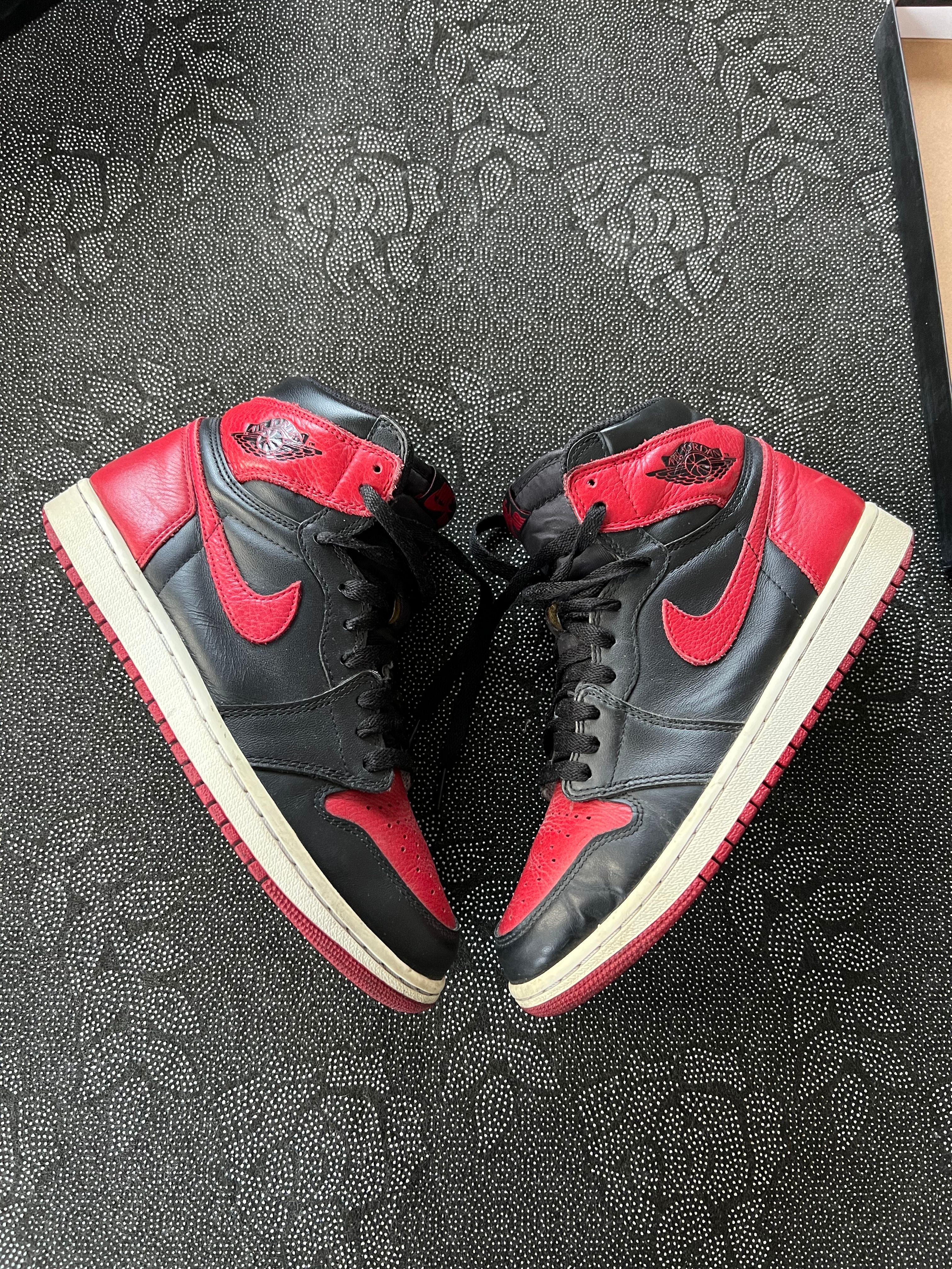 Nike Air Jordan 1 Retro High OG "Bred/Banned" (2016)