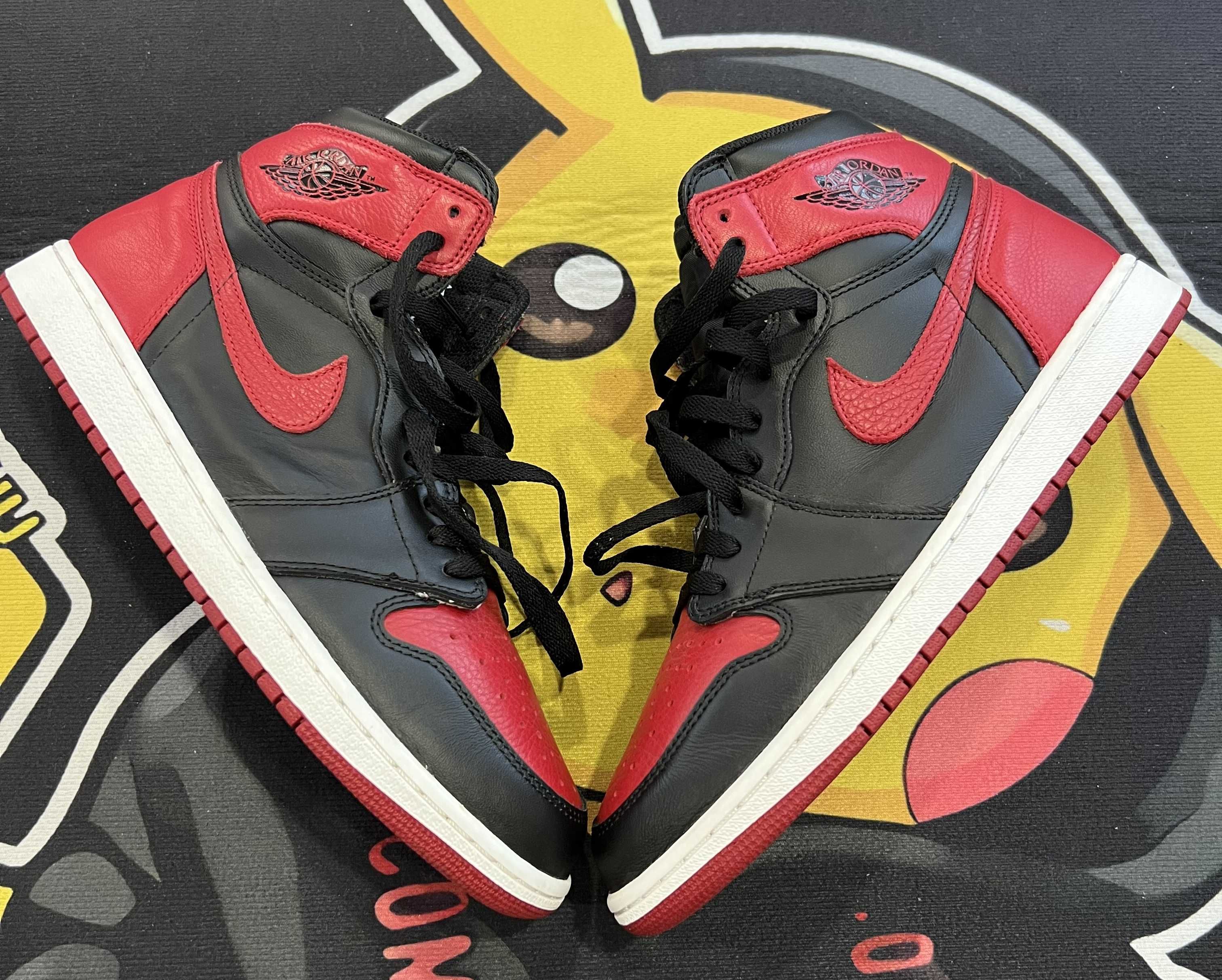 Nike Air Jordan 1 Retro High OG "Bred/Banned" (2016)