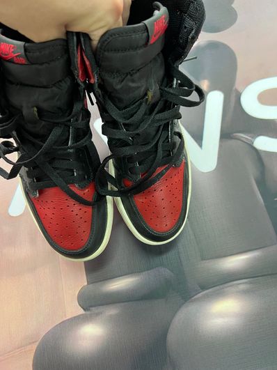 Nike Air Jordan 1 Retro High OG "Bred/Banned" (2016)