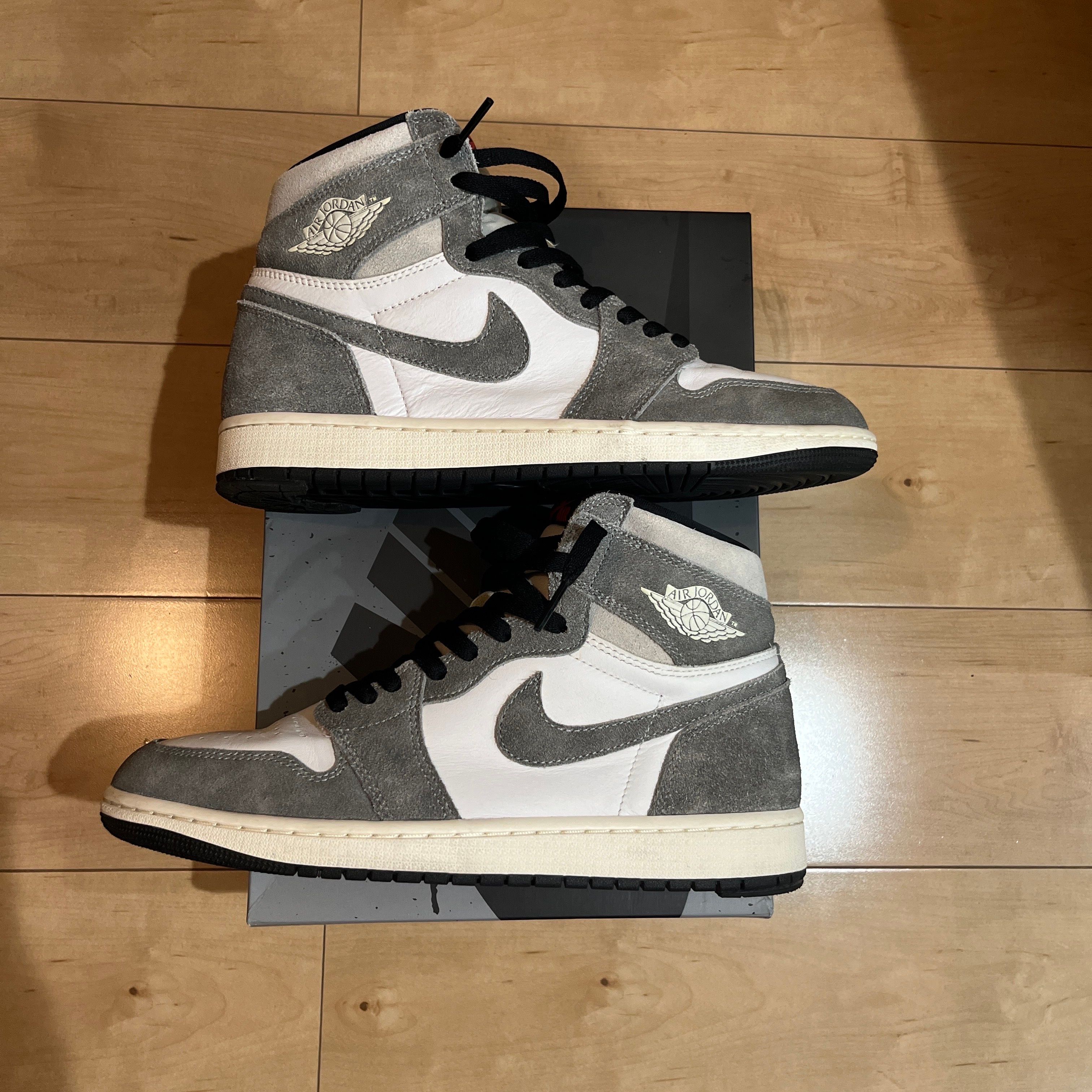 Nike Air Jordan 1 Retro High OG "Black and Smoke Grey"
