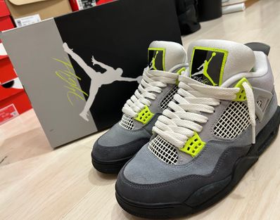 NIKE AIR JORDAN 4 RETRO LE "NEON"