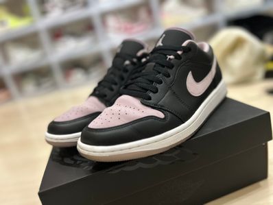Nike Air Jordan 1 Low SE "Black/Iced Lilac"