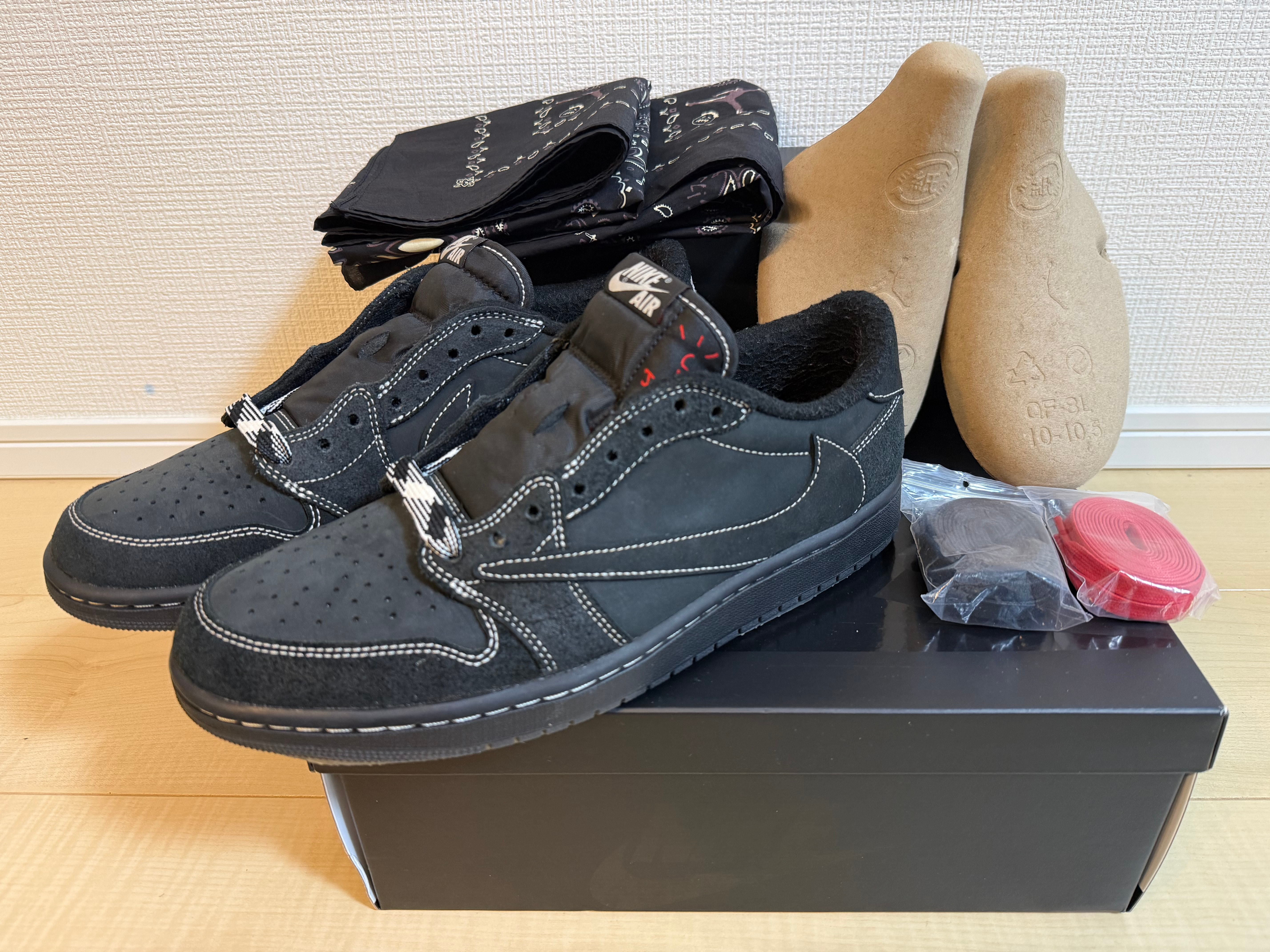 Travis Scott × Nike Air Jordan 1 Low OG SP "Black Phantom"