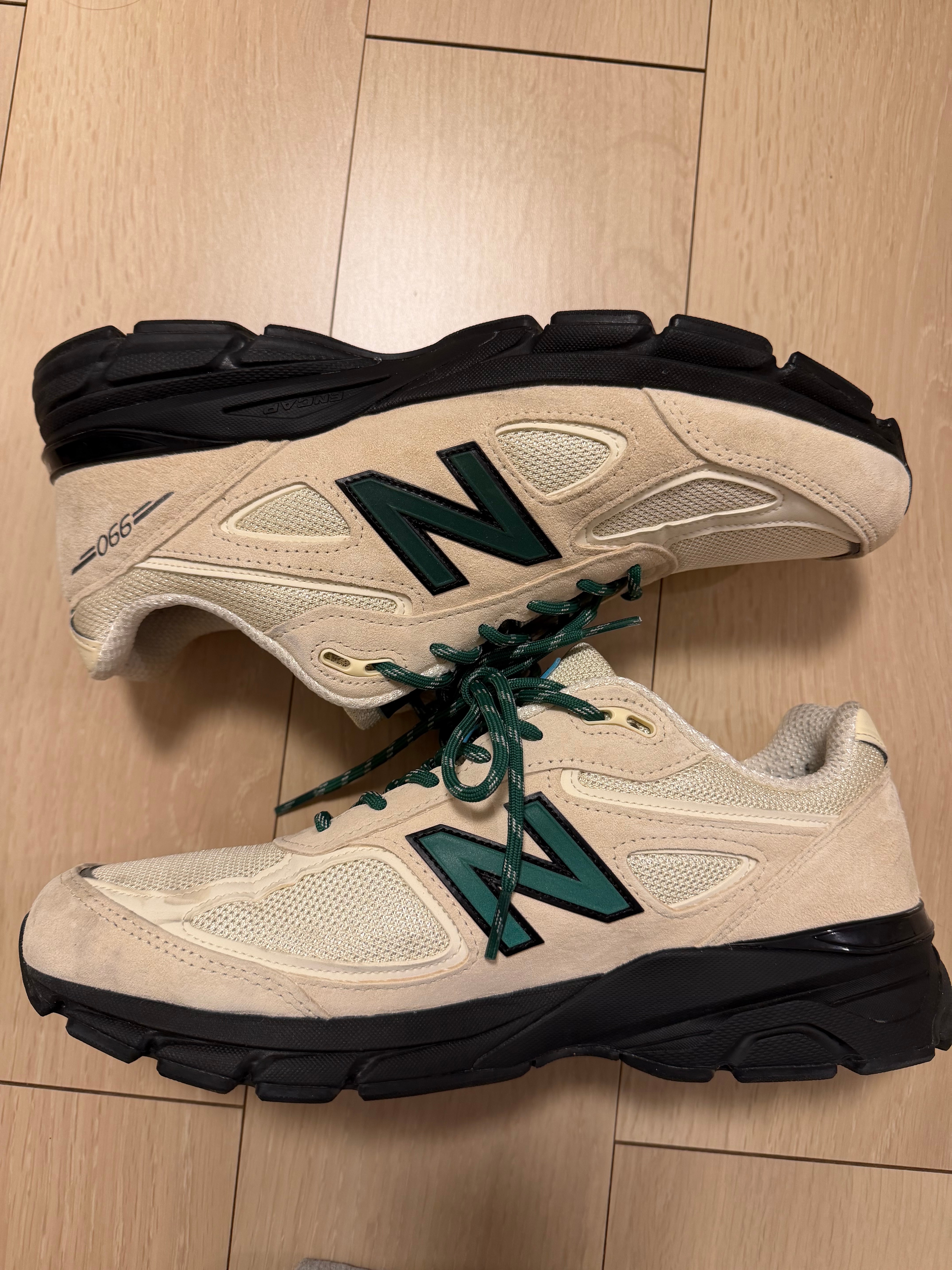 New Balance 990V4 "Macadamia Nut"