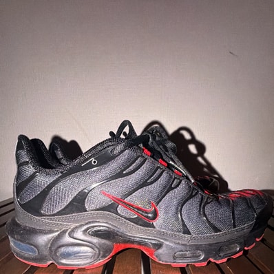Nike Air Max Plus "Black/Red"