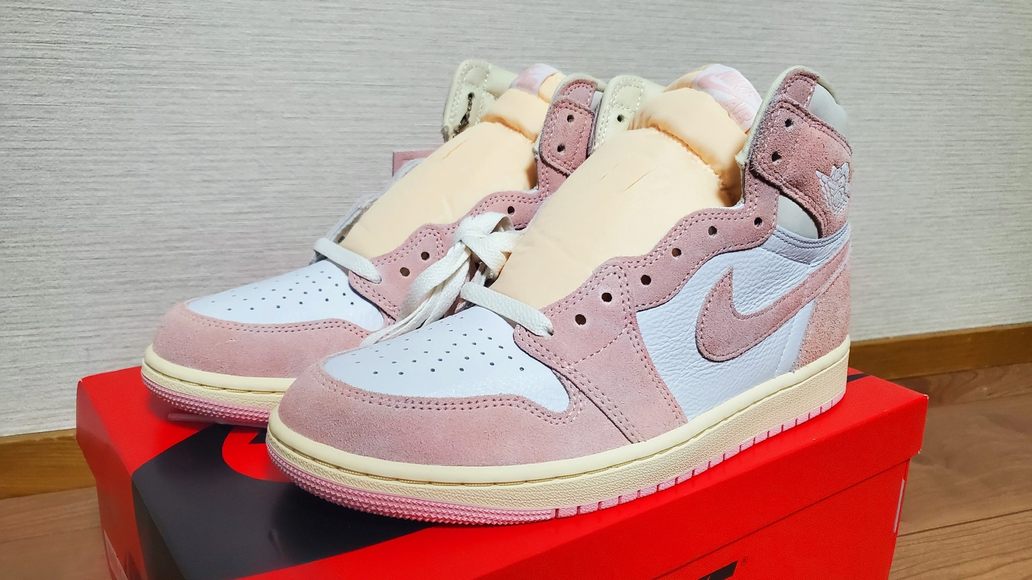 Nike Women's Air Jordan 1 Retro High OG "Washed Pink"