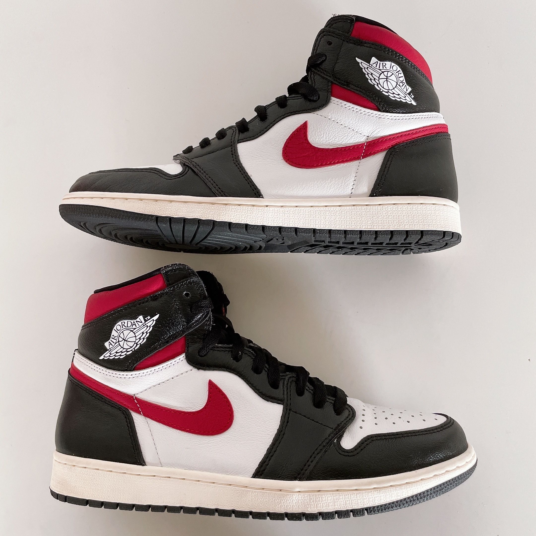 Nike Air Jordan 1 Retro High "Black/White/Sail/Gym Red"