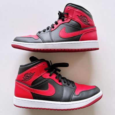 Nike Air Jordan 1 Mid "Bred"