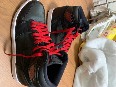 Nike Air Jordan 1 Retro High OG "Black/Metallic Silver/Gym Red"