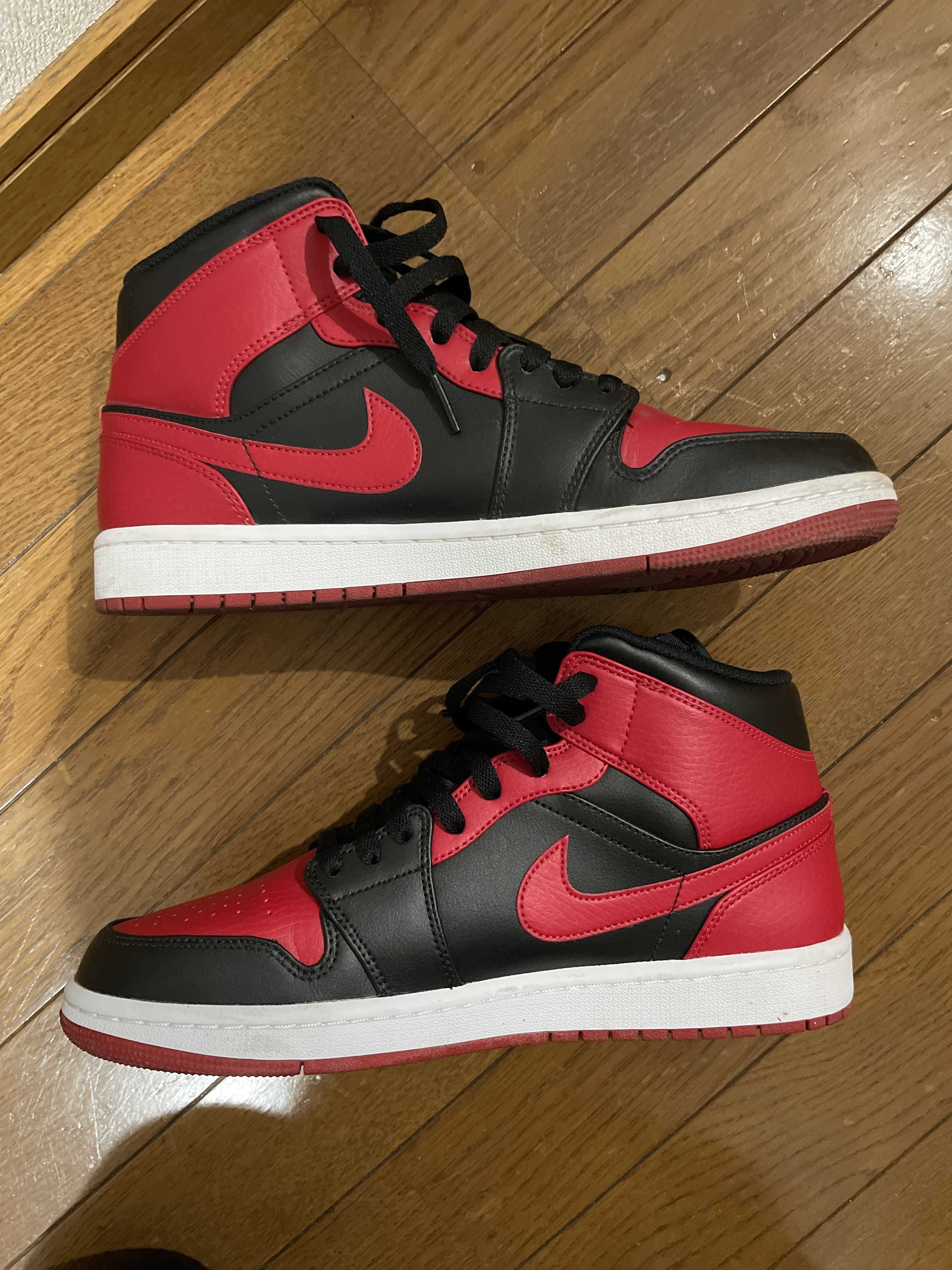 Nike Air Jordan 1 Mid "Bred"