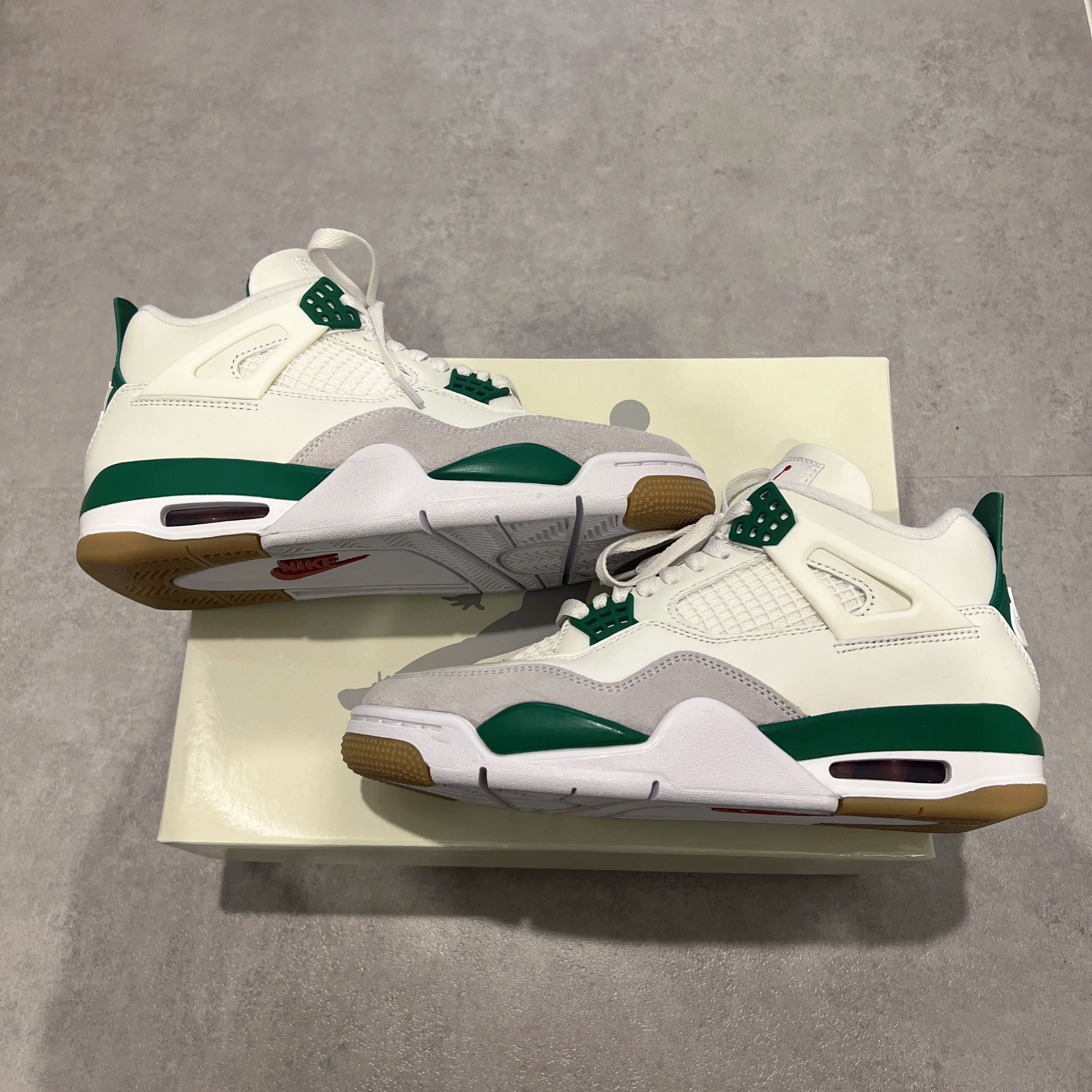 Nike SB × Air Jordan 4 Retro SP "Pine Green"