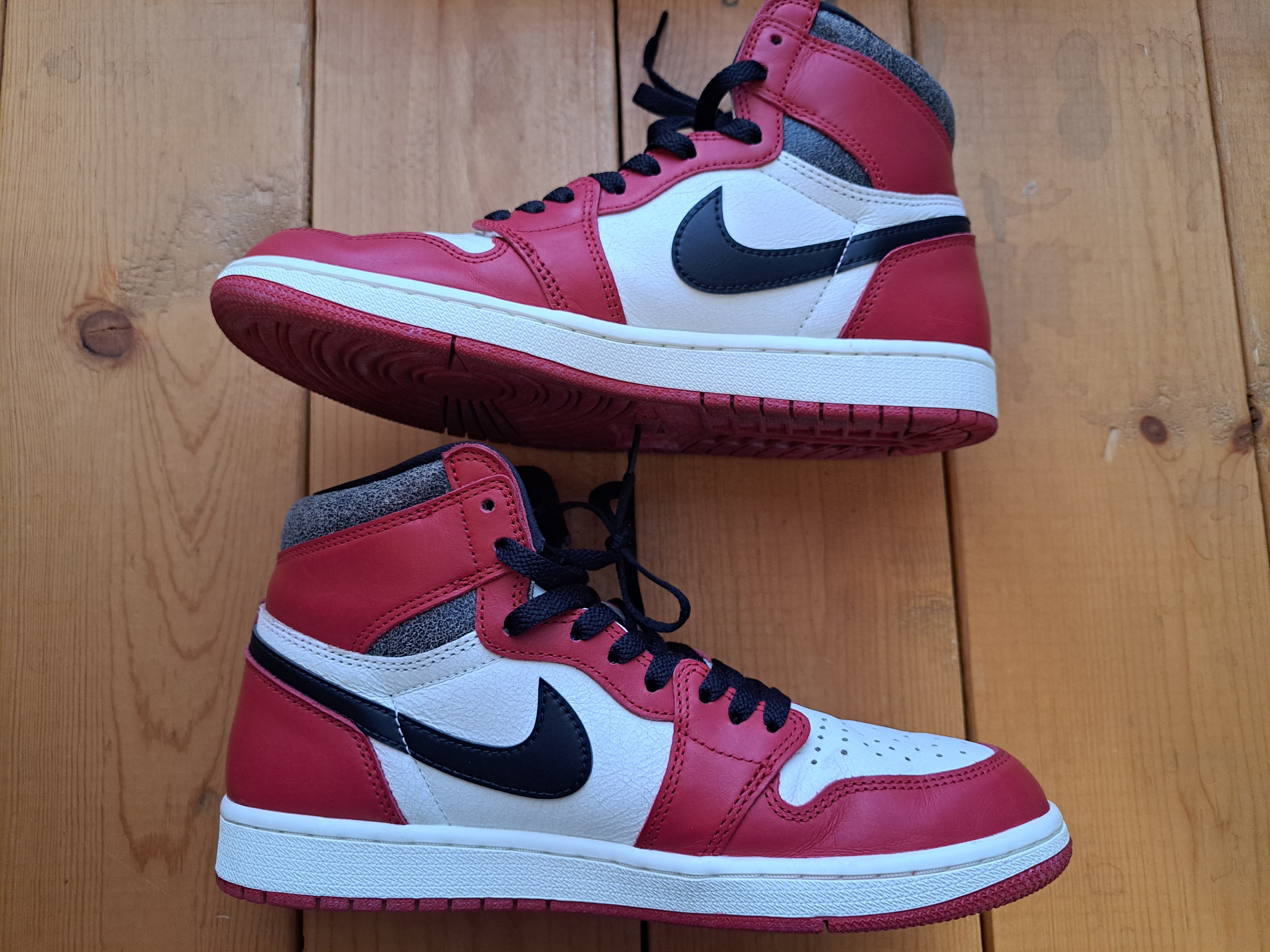 Nike Air Jordan 1 High OG "Lost & Found/Chicago"