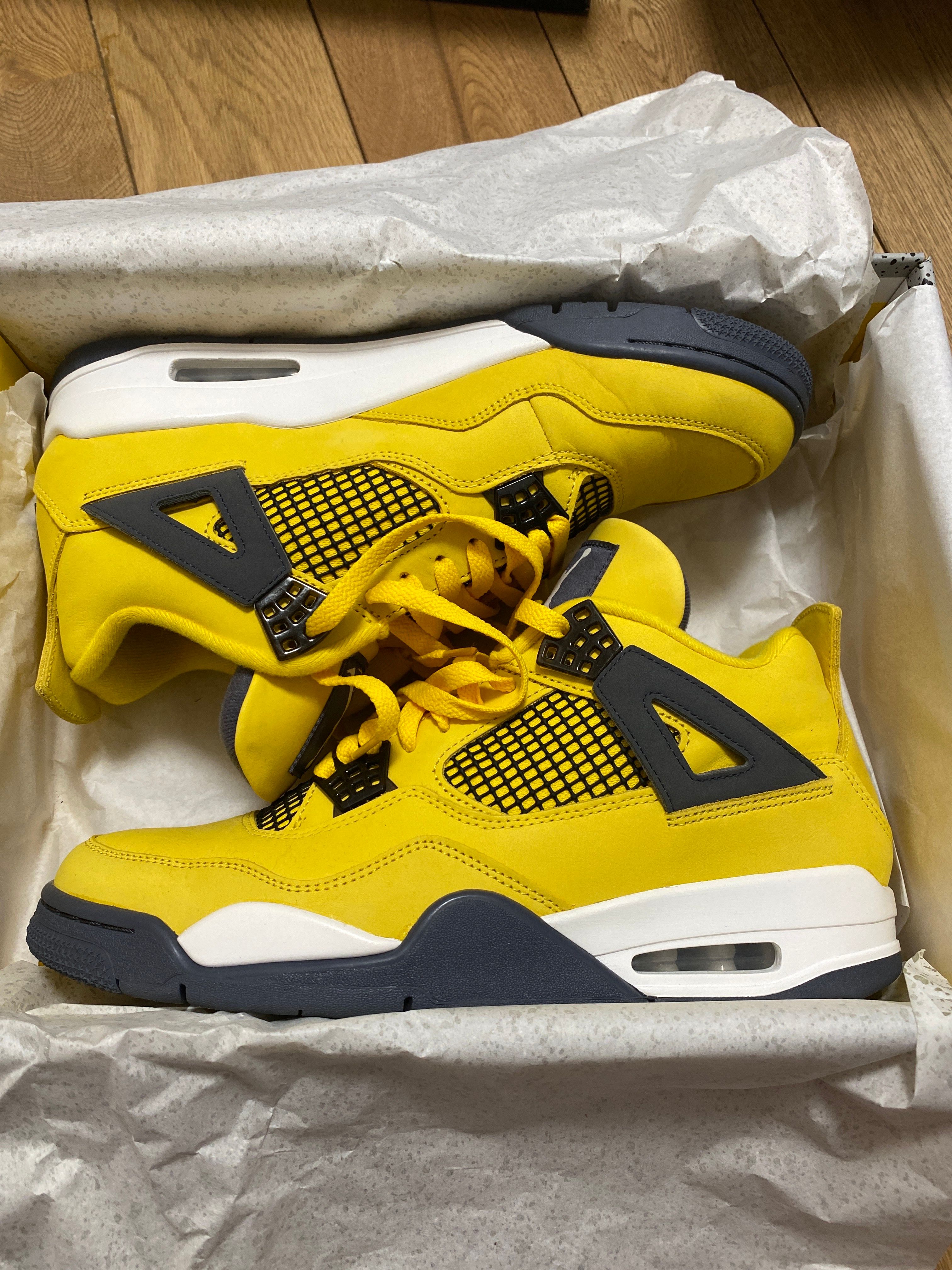 Nike Air Jordan 4 "Tour Yellow"