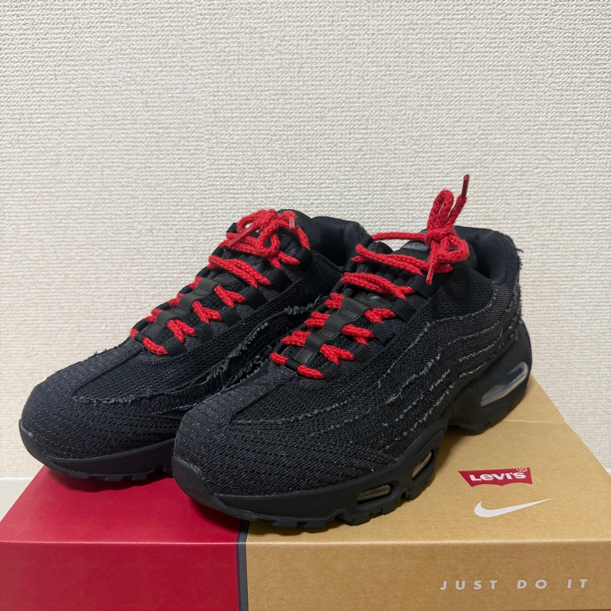 Levi's × Nike Air Max 95 OG "Denim Black"