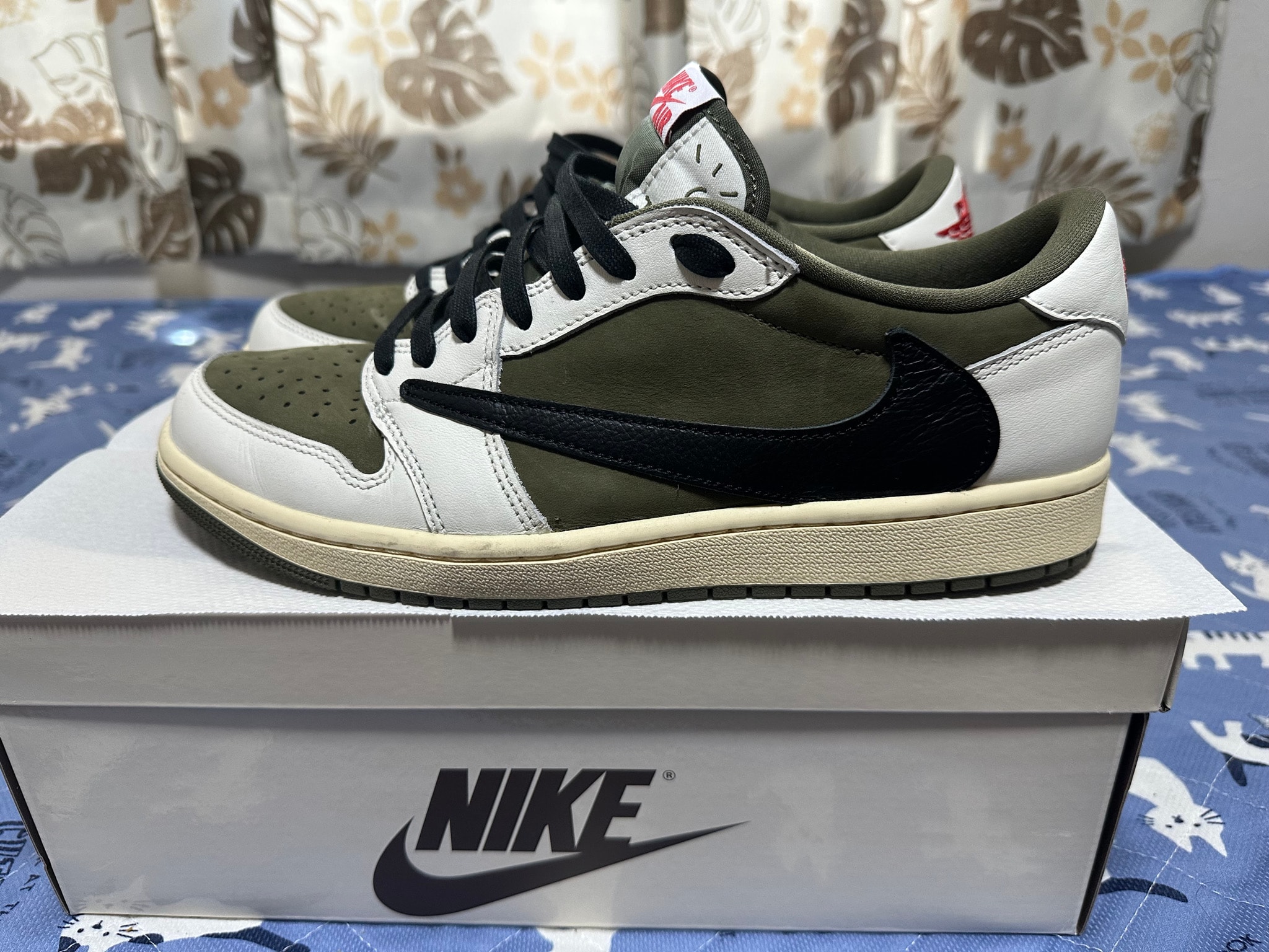 Travis Scott × Nike Air Jordan 1 Low OG SP "Reverse Olive"