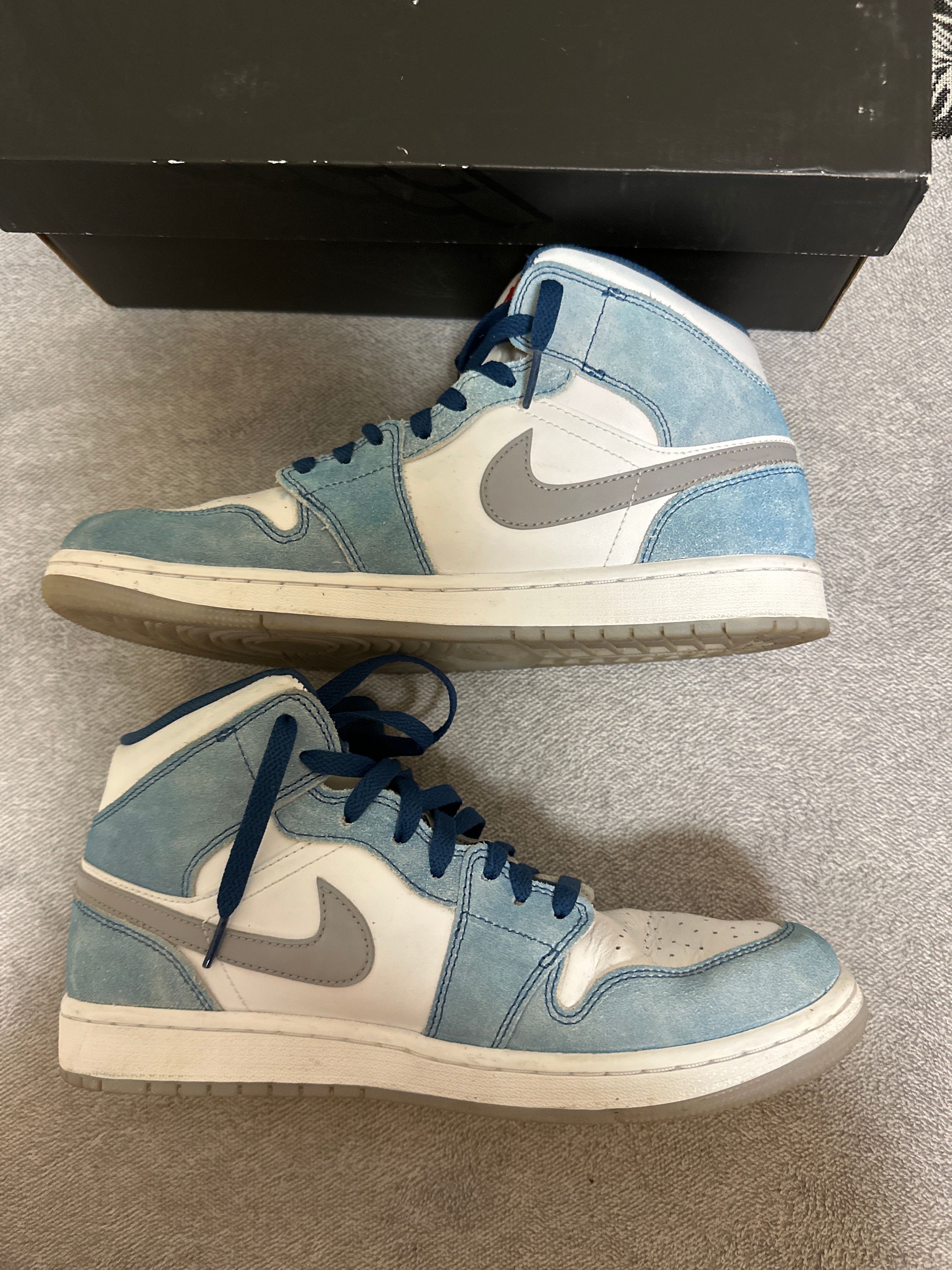 Nike Air Jordan 1 Mid SE "White/Hyper Royal/Red"