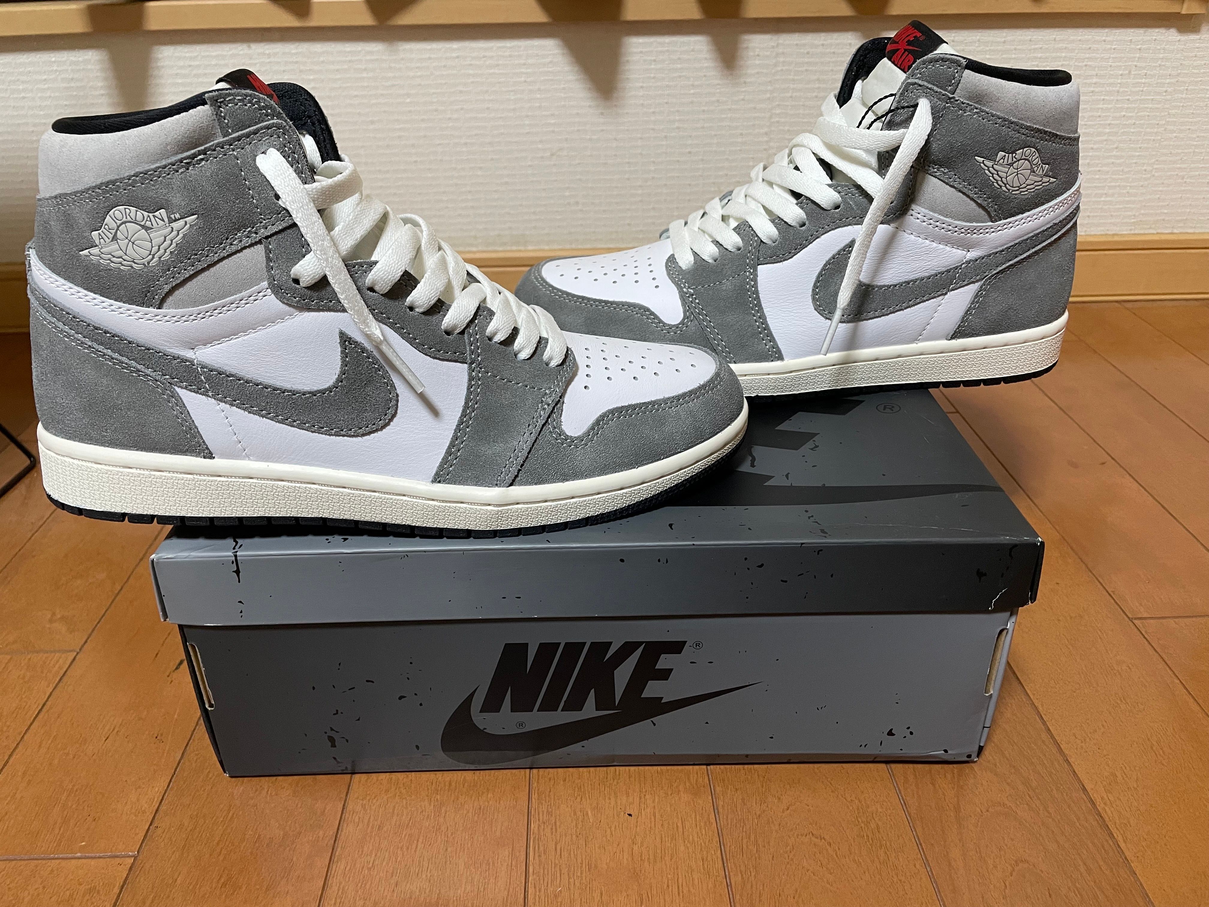 Nike Air Jordan 1 Retro High OG "Black and Smoke Grey"