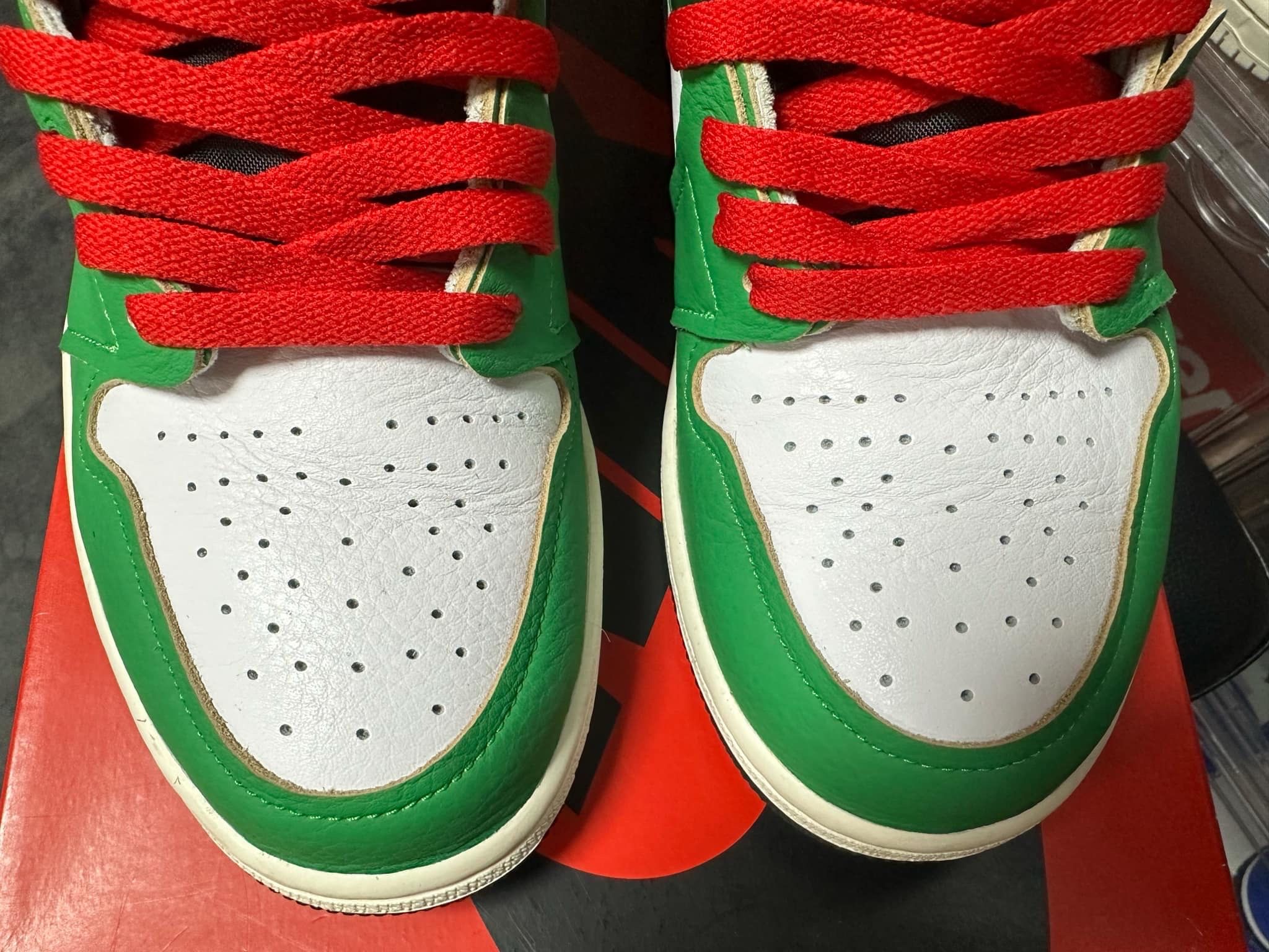 Nike Women's Air Jordan 1 High OG "Lucky Green/White-Sail-Black"