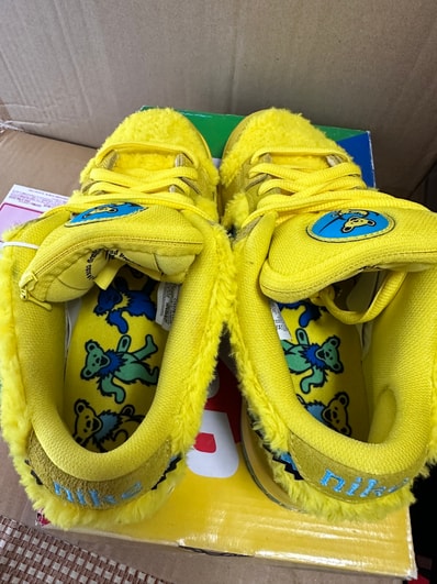 Grateful Dead × Nike SB Dunk Low "Yellow Bear"