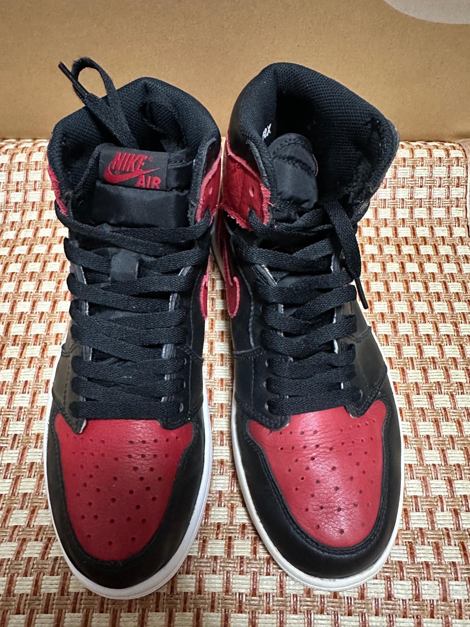 Nike Air Jordan 1 Retro High OG "Bred/Banned"