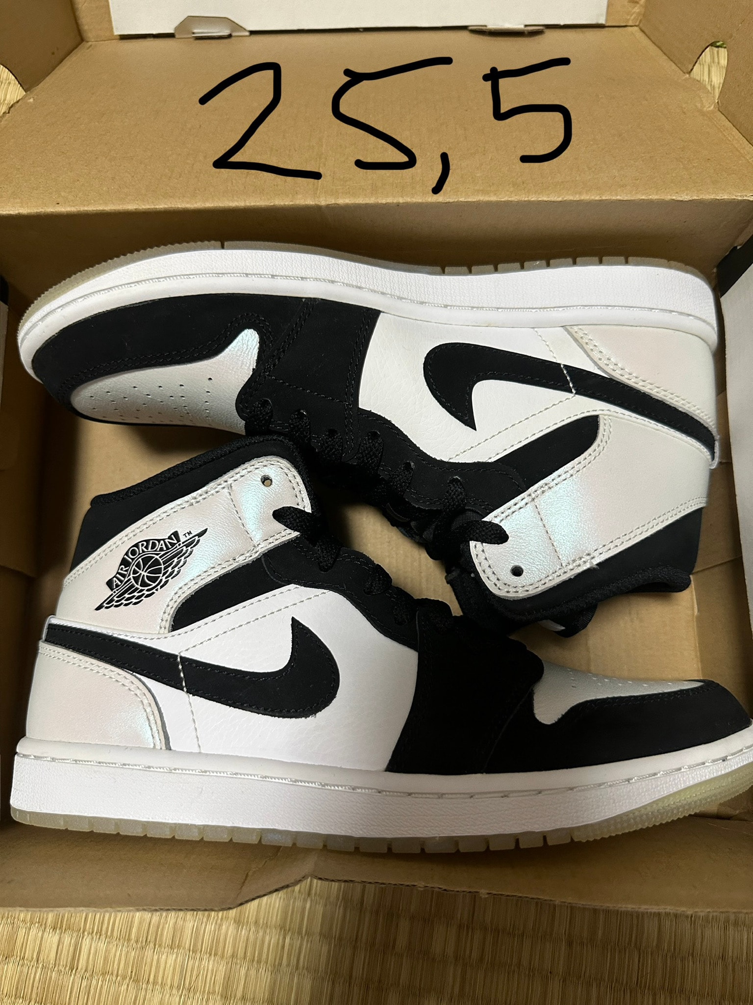 Nike Air Jordan 1 Mid "Omega/Black/White"