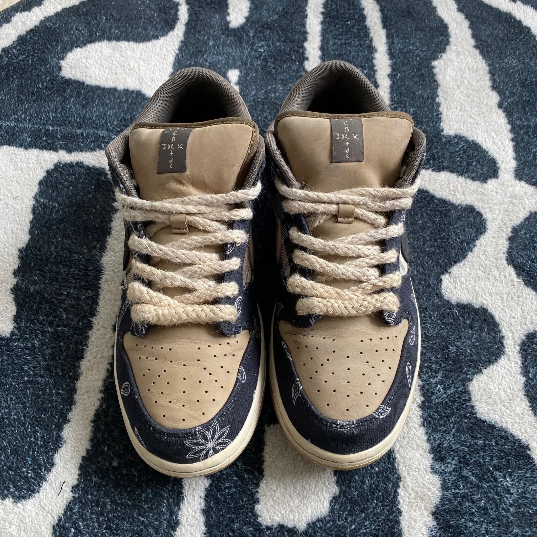 Travis Scott × Nike SB Dunk Low "Black/Parachute Beige"