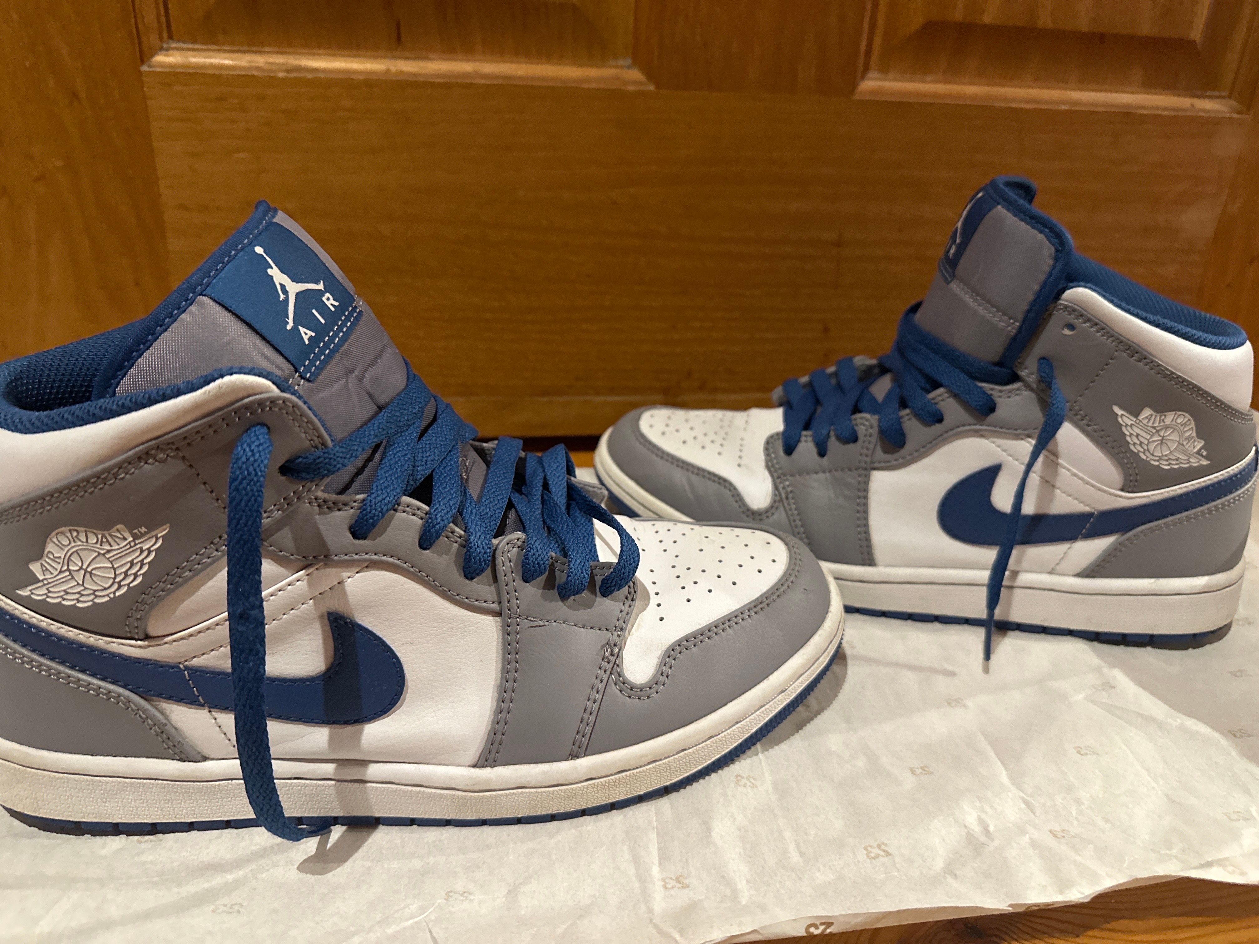 Nike Air Jordan 1 Mid "True Blue"