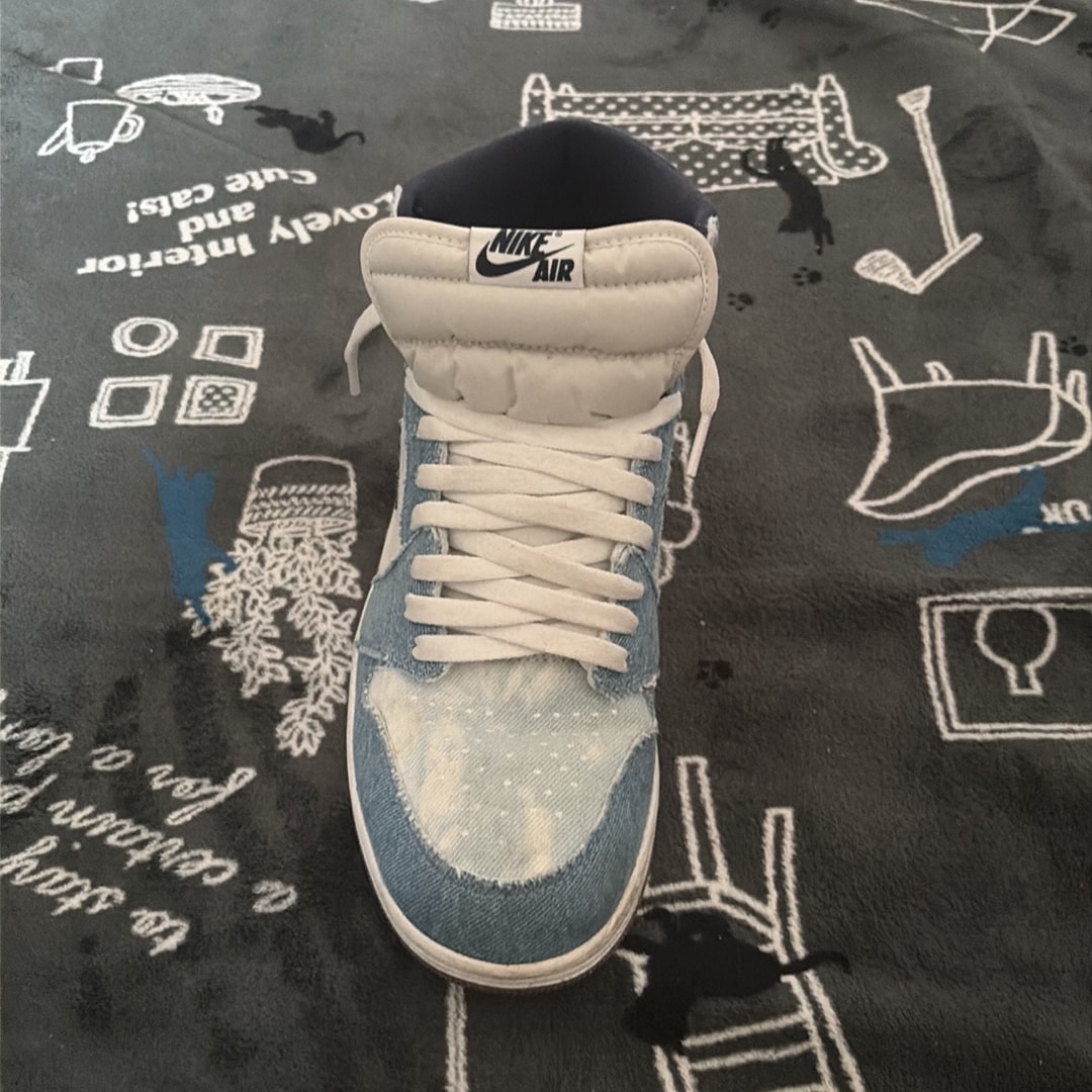 Nike Air Jordan 1 Retro High OG "Denim"