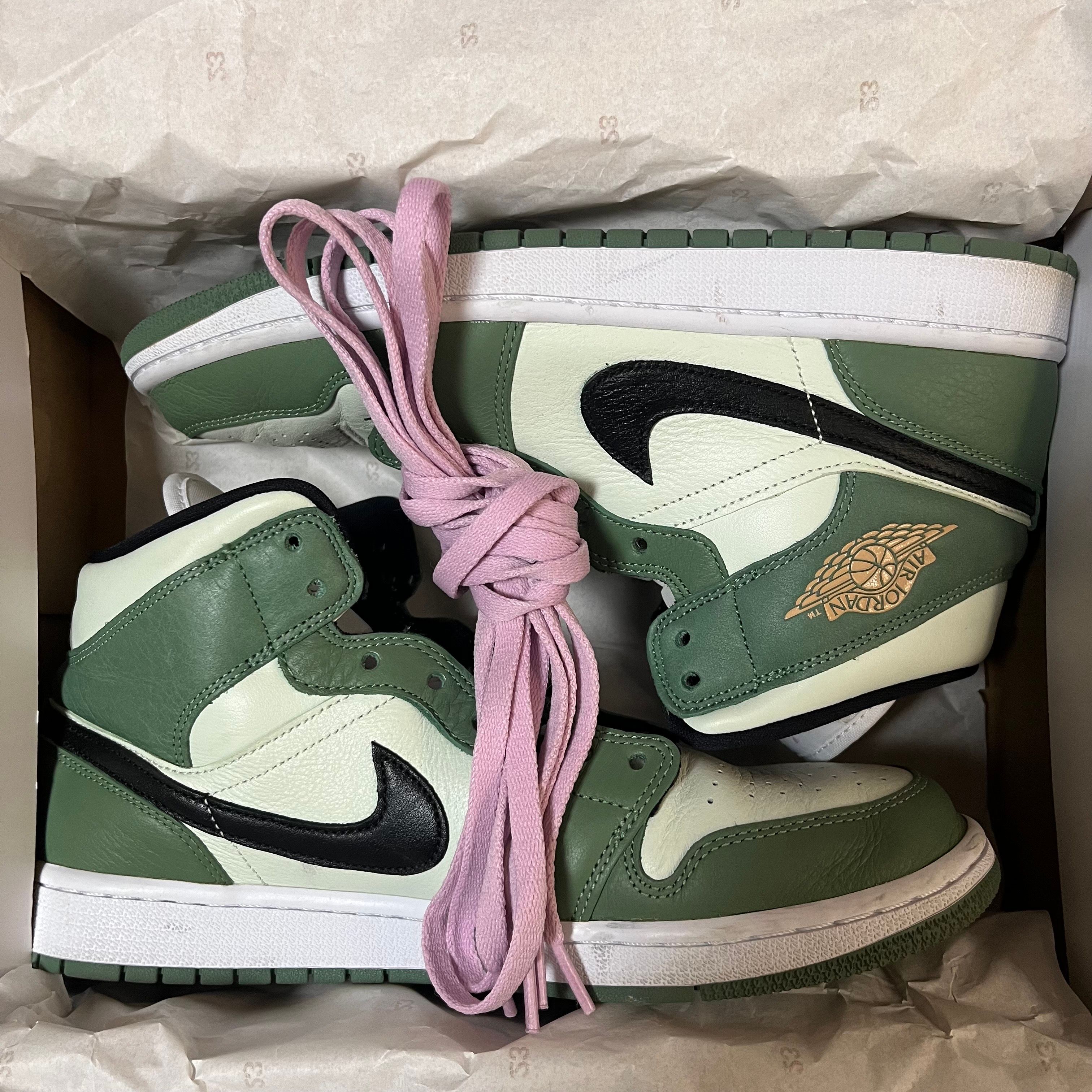 NIKE Women's AIR JORDAN 1 MID SE "DUTCH GREEN"