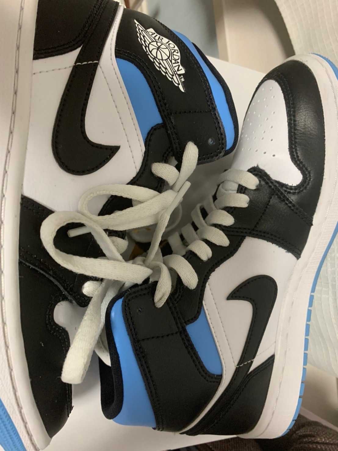 Nike Women's Air Jordan 1 Mid "Black/University Blue"