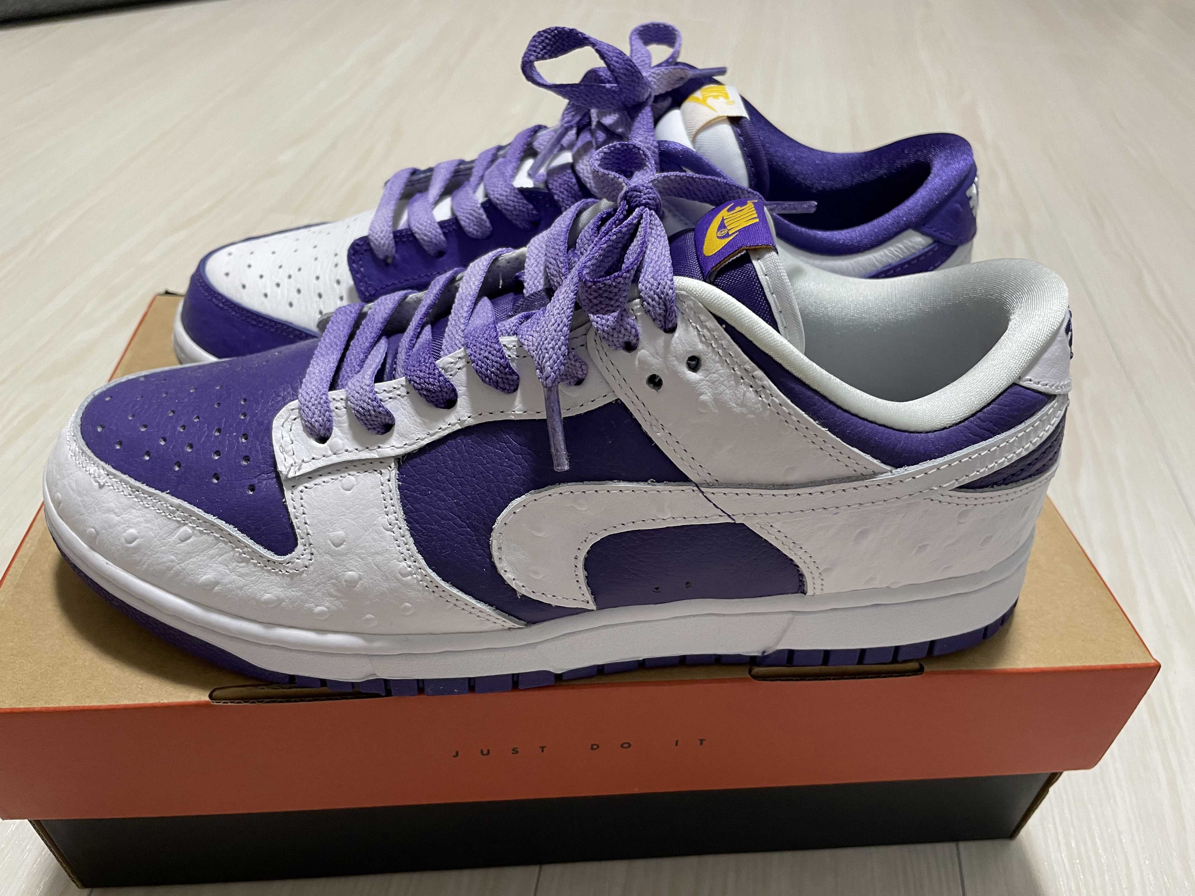 Nike Women's Dunk Low "Made You Look"