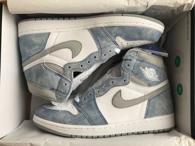 Nike Air Jordan 1 High OG "Hyper Royal"