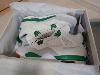 Nike SB × Air Jordan 4 Retro SP "Pine Green"