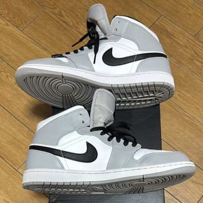 Nike Air Jordan 1 Mid "Light Smoke Grey/White/Black"