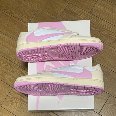 Travis Scott × Nike Air Jordan 1 Retro Low OG "Muslin/Shy Pink"