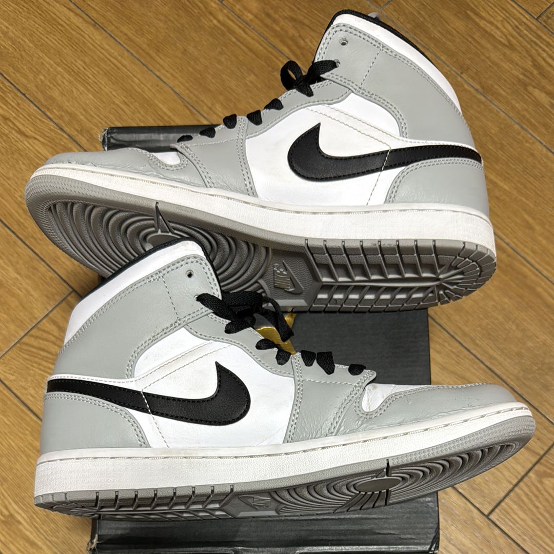 Nike Air Jordan 1 Mid "Light Smoke Grey/White/Black"