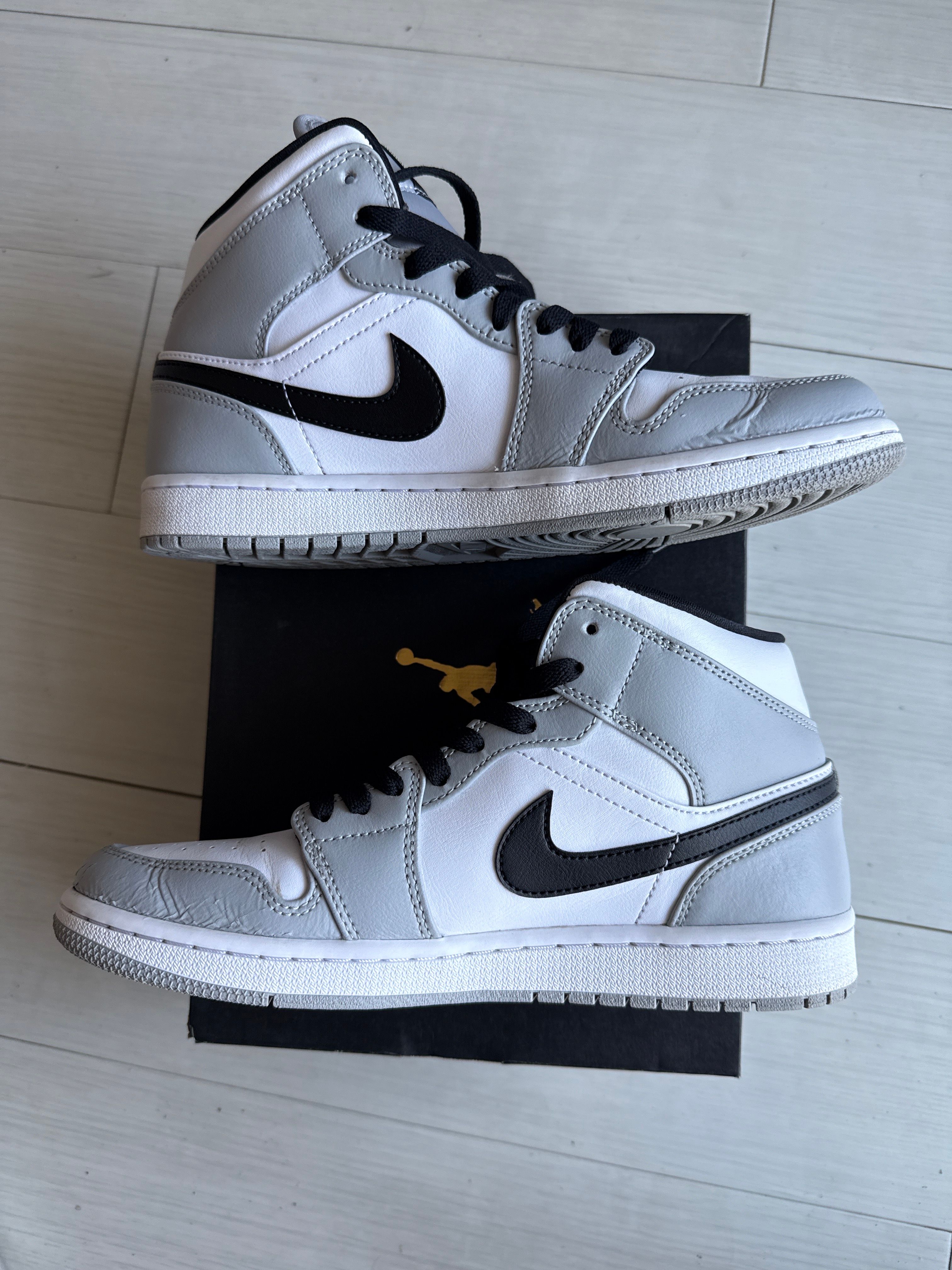 Nike Air Jordan 1 Mid "Light Smoke Grey/White/Black"