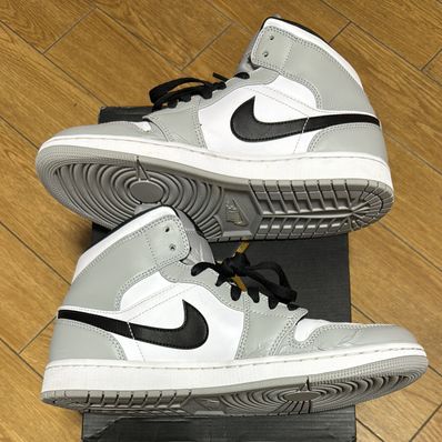Nike Air Jordan 1 Mid "Light Smoke Grey/White/Black"