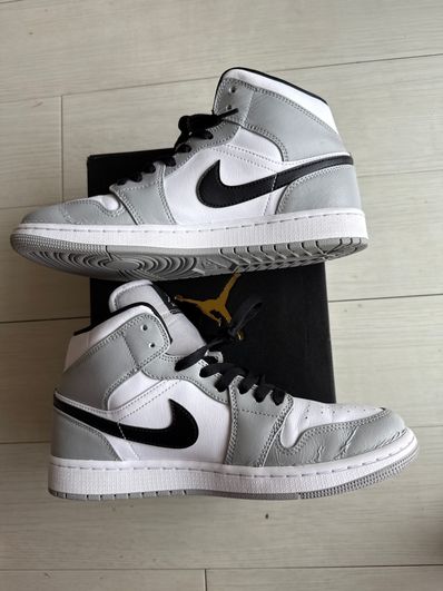 Nike Air Jordan 1 Mid "Light Smoke Grey/White/Black"