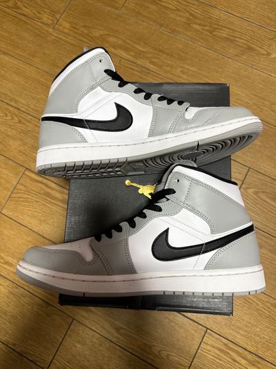 Nike Air Jordan 1 Mid "Light Smoke Grey/White/Black"
