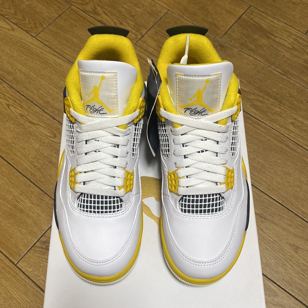 Nike Women's Air Jordan 4 Retro "Vivid Sulfur"
