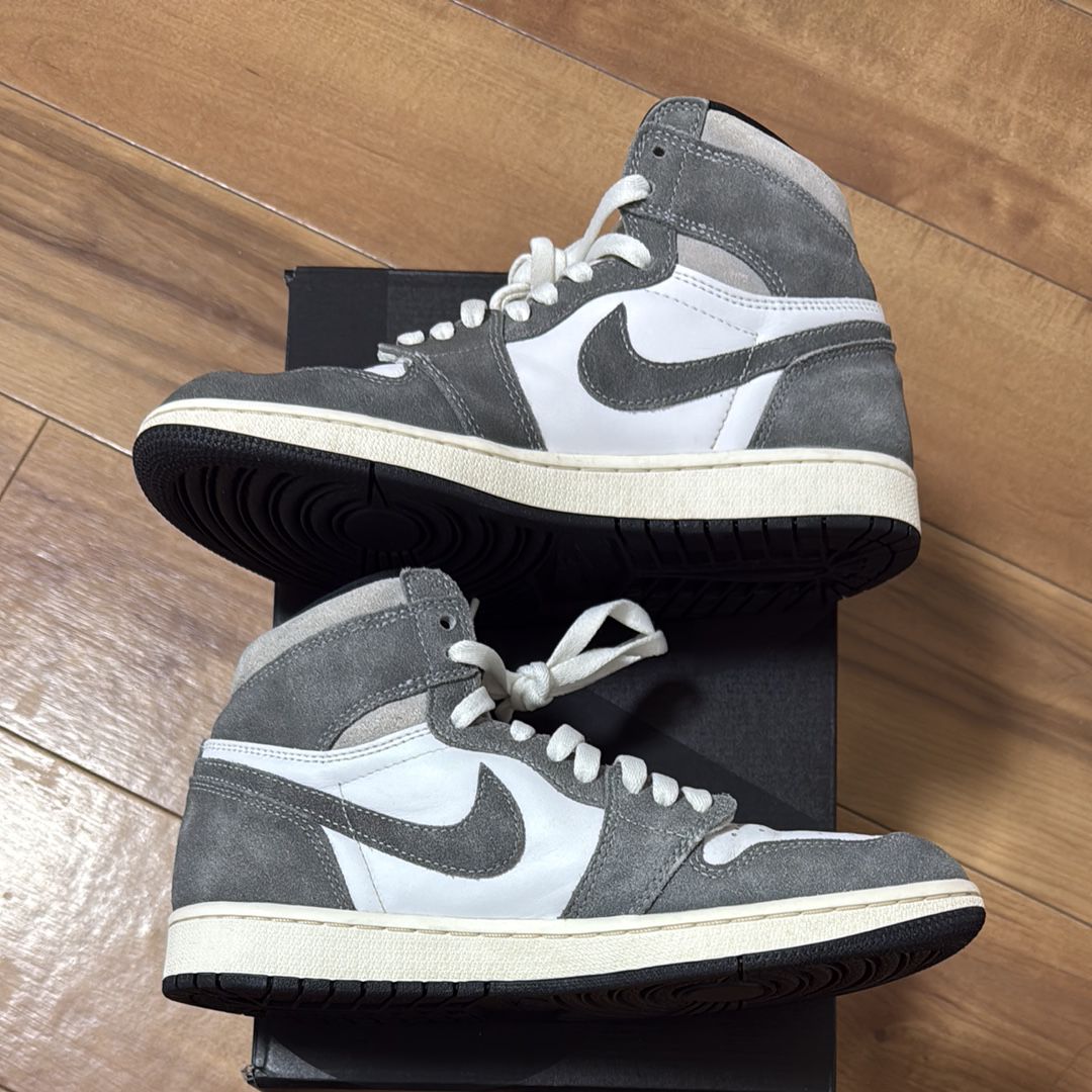 Nike Air Jordan 1 Retro High OG "Black and Smoke Grey"