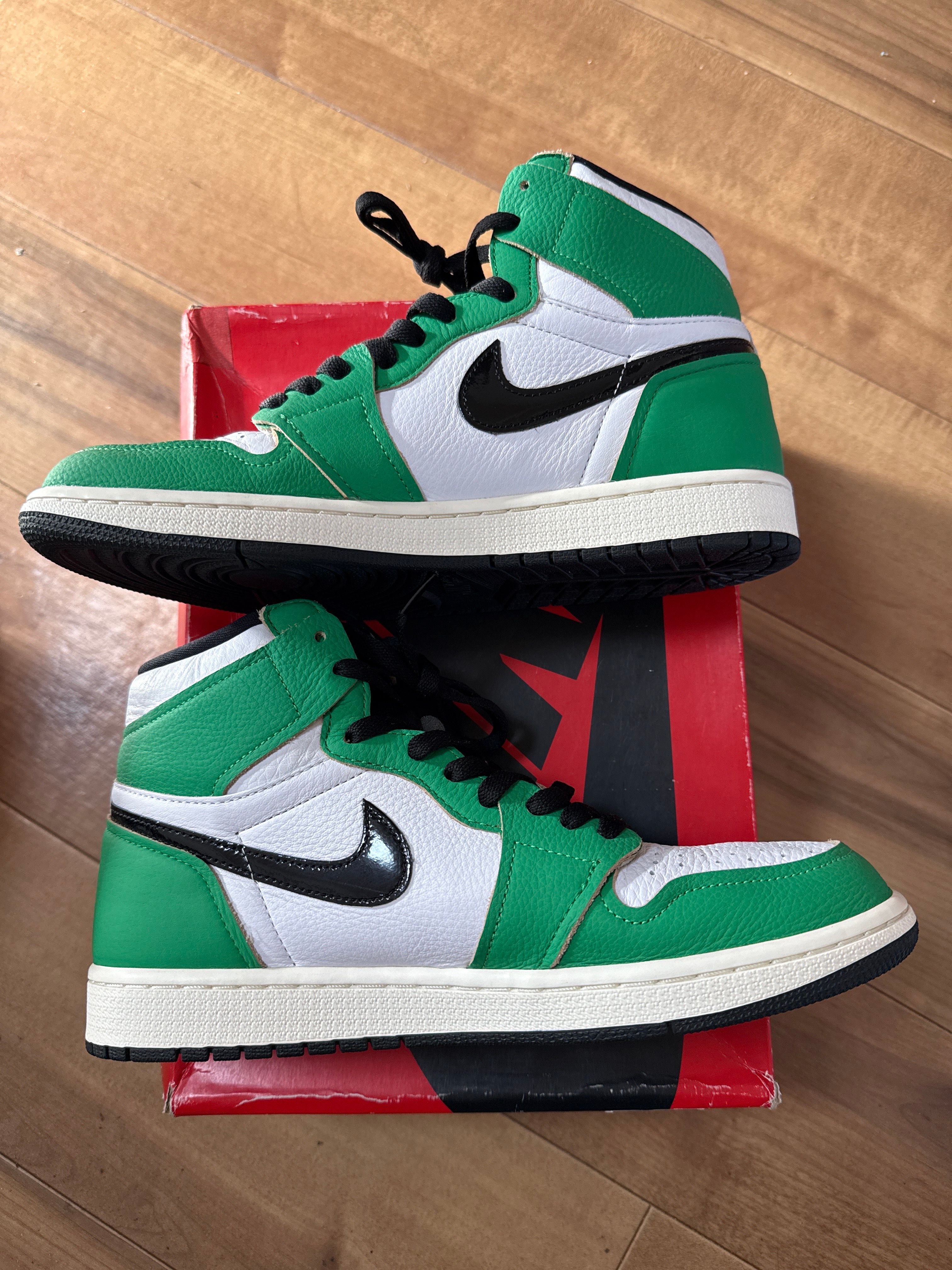 Nike Women's Air Jordan 1 High OG "Lucky Green/White-Sail-Black"   