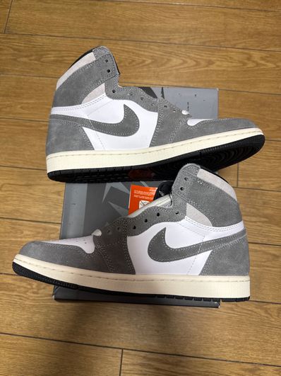 Nike Air Jordan 1 Retro High OG "Black and Smoke Grey"
